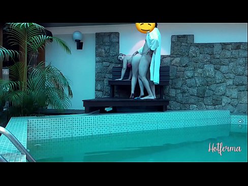 ❤️ Chefe convida criada para a piscina, mas não conseguiu resistir a um ️❌ Porno russo em nós ❌